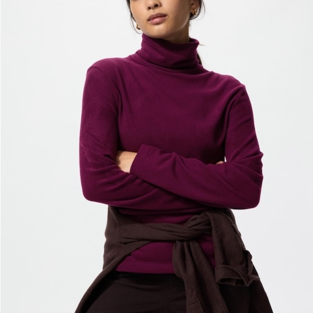 NWOT- Uniqlo HEATTECH Fleece T-Shirt | Turtleneck